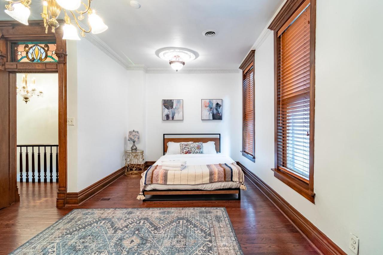 Luxurious Classic Gold Coast Villa For 12 Guests Chicago Luaran gambar