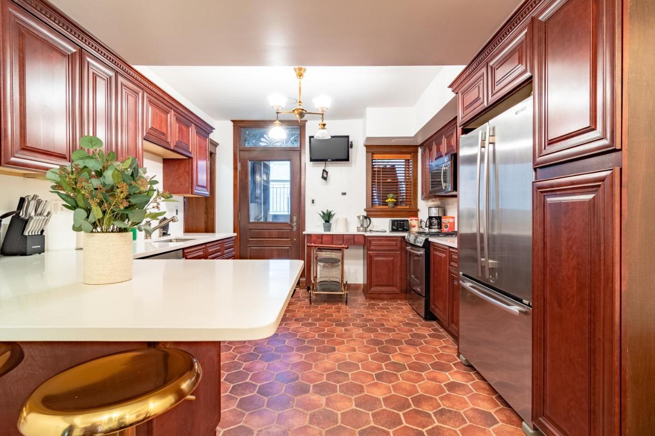 Luxurious Classic Gold Coast Villa For 12 Guests Chicago Luaran gambar