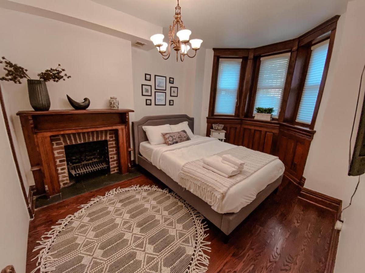 Luxurious Classic Gold Coast Villa For 12 Guests Chicago Luaran gambar