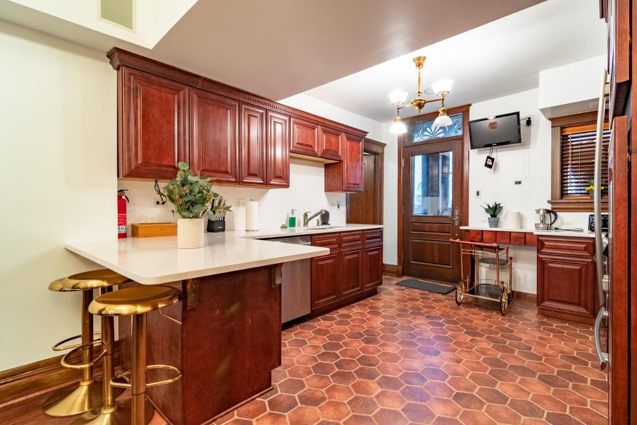 Luxurious Classic Gold Coast Villa For 12 Guests Chicago Luaran gambar
