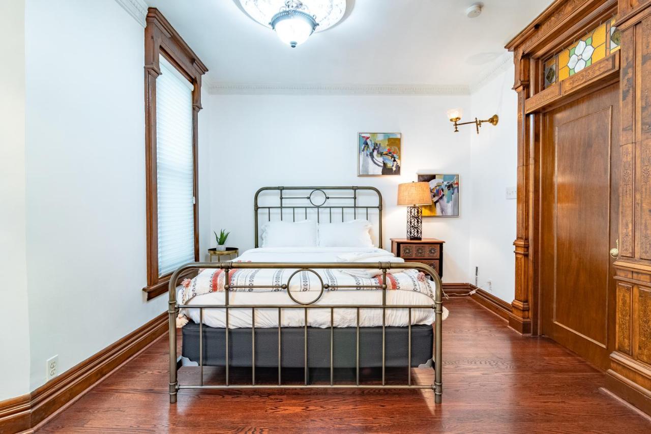 Luxurious Classic Gold Coast Villa For 12 Guests Chicago Luaran gambar