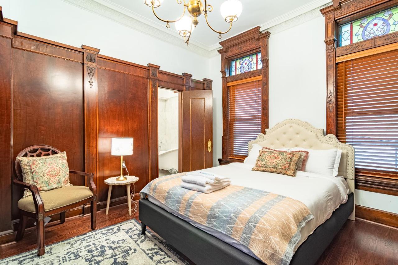 Luxurious Classic Gold Coast Villa For 12 Guests Chicago Luaran gambar