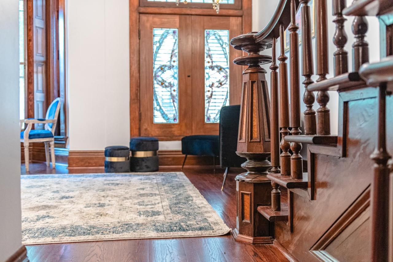 Luxurious Classic Gold Coast Villa For 12 Guests Chicago Luaran gambar