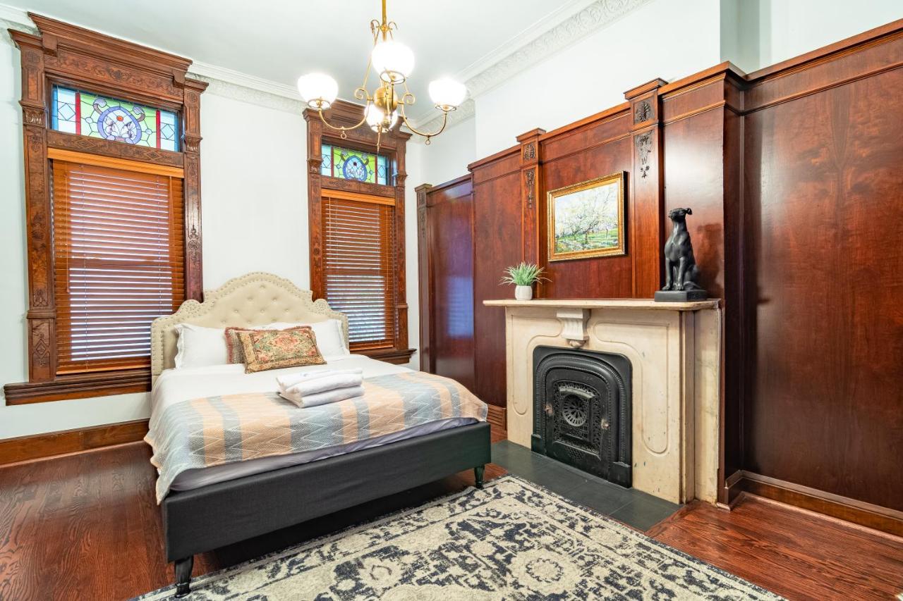 Luxurious Classic Gold Coast Villa For 12 Guests Chicago Luaran gambar