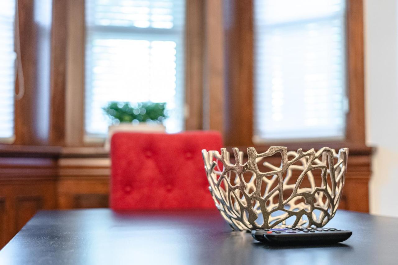 Luxurious Classic Gold Coast Villa For 12 Guests Chicago Luaran gambar